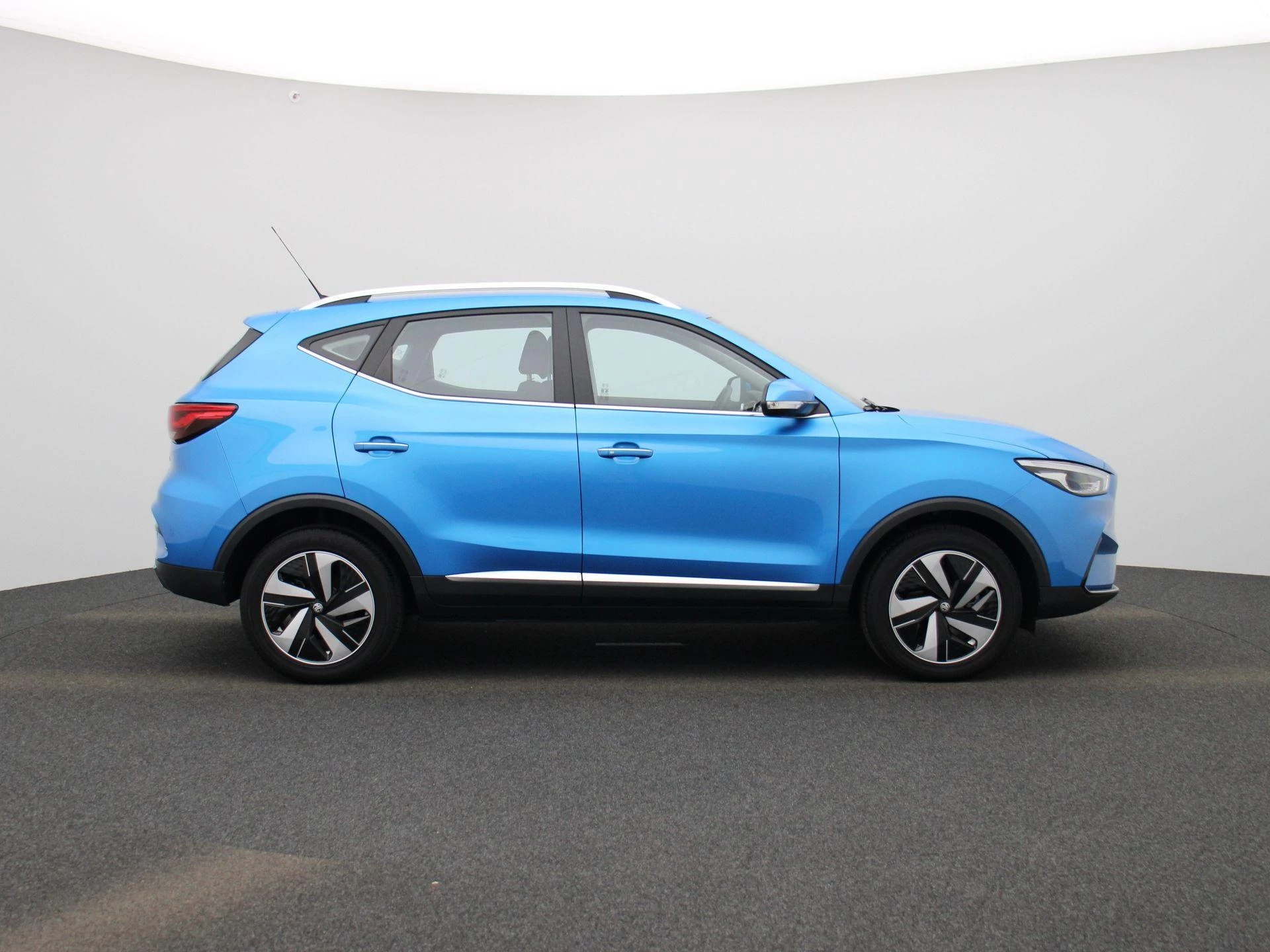 MG-ZS EV-image-2