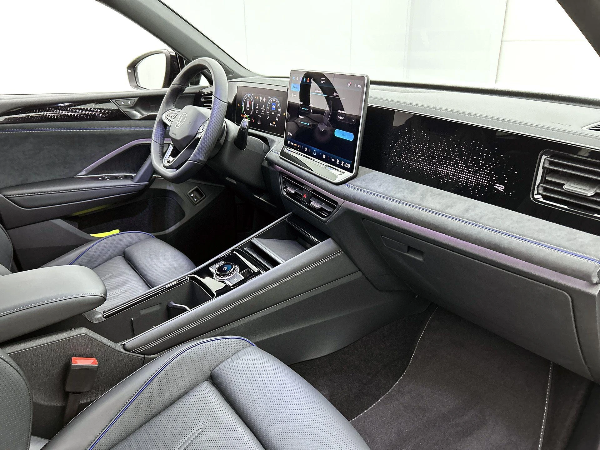 Volkswagen-Tiguan-image-24