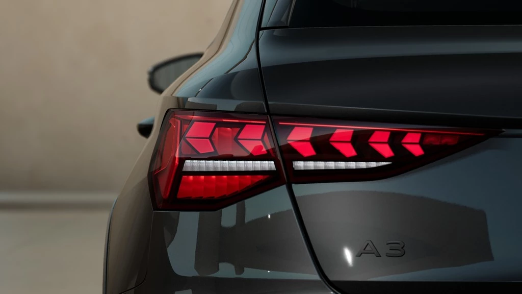 Audi A3 allstreet 35 TFSI UPE 52.375 Business Matrix AHK