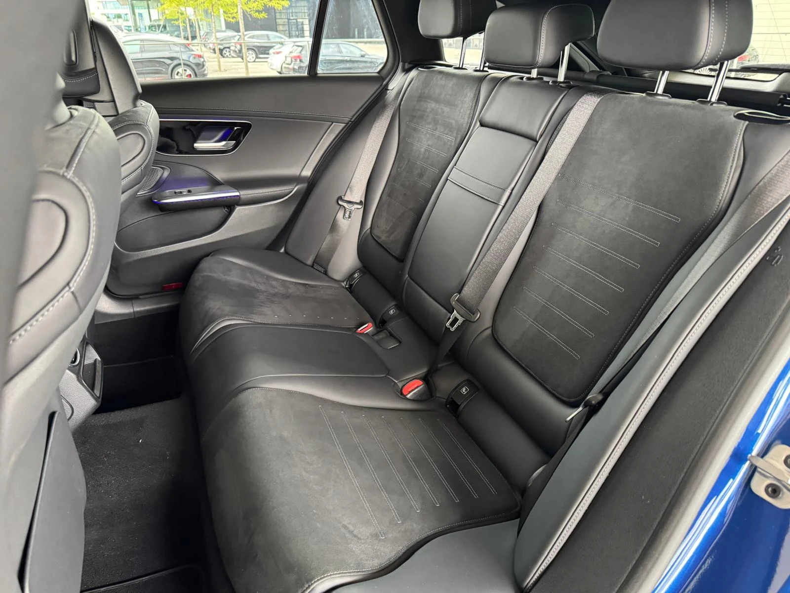 Mercedes-Benz-C-Klasse-image-8