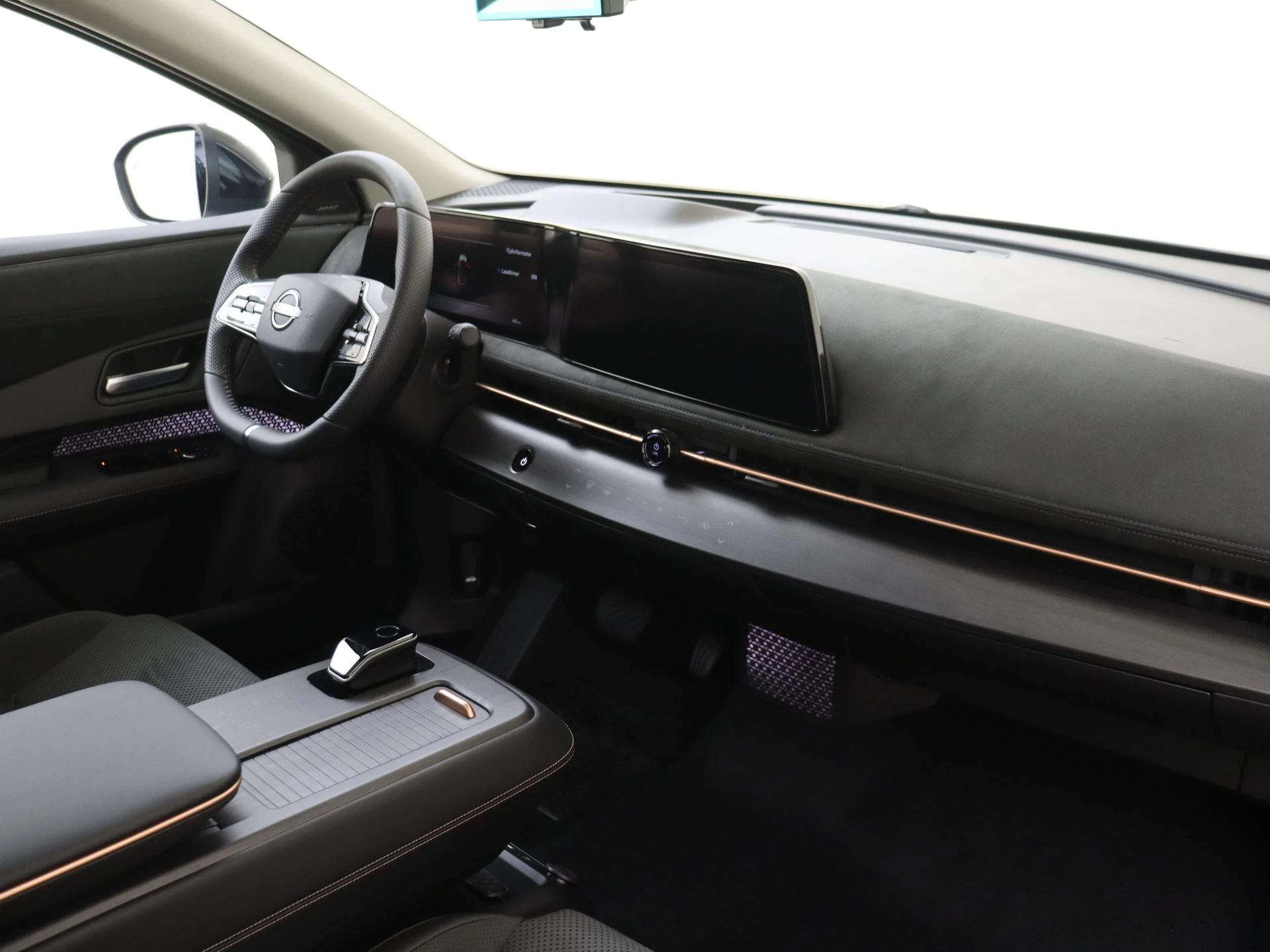 Nissan ARIYA 63kWh Batterij 217 1AT Evolve + 20" lichtmetalen velgen + 22 kW ingebouwde lader