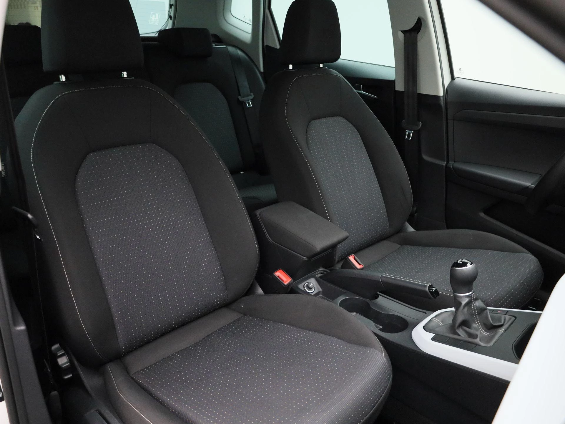 SEAT-Arona-image-33