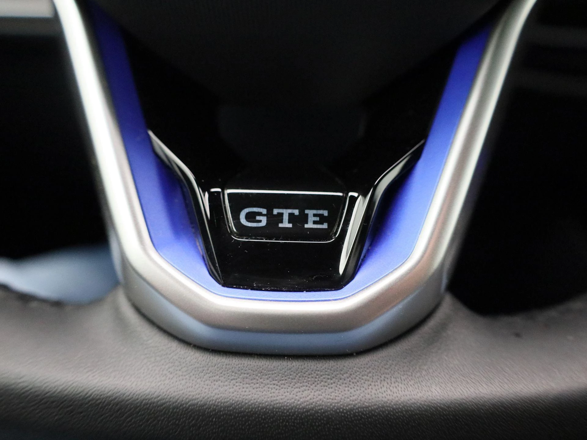 Volkswagen-Golf-image-21