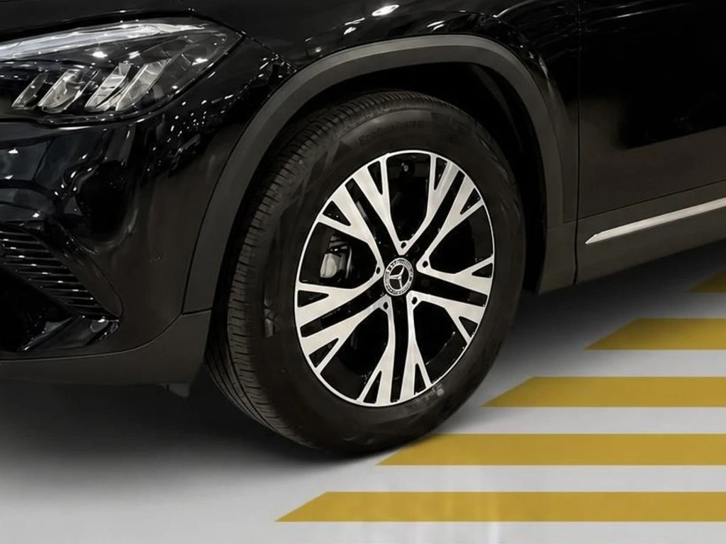Mercedes-Benz-GLA 200 d-image-5
