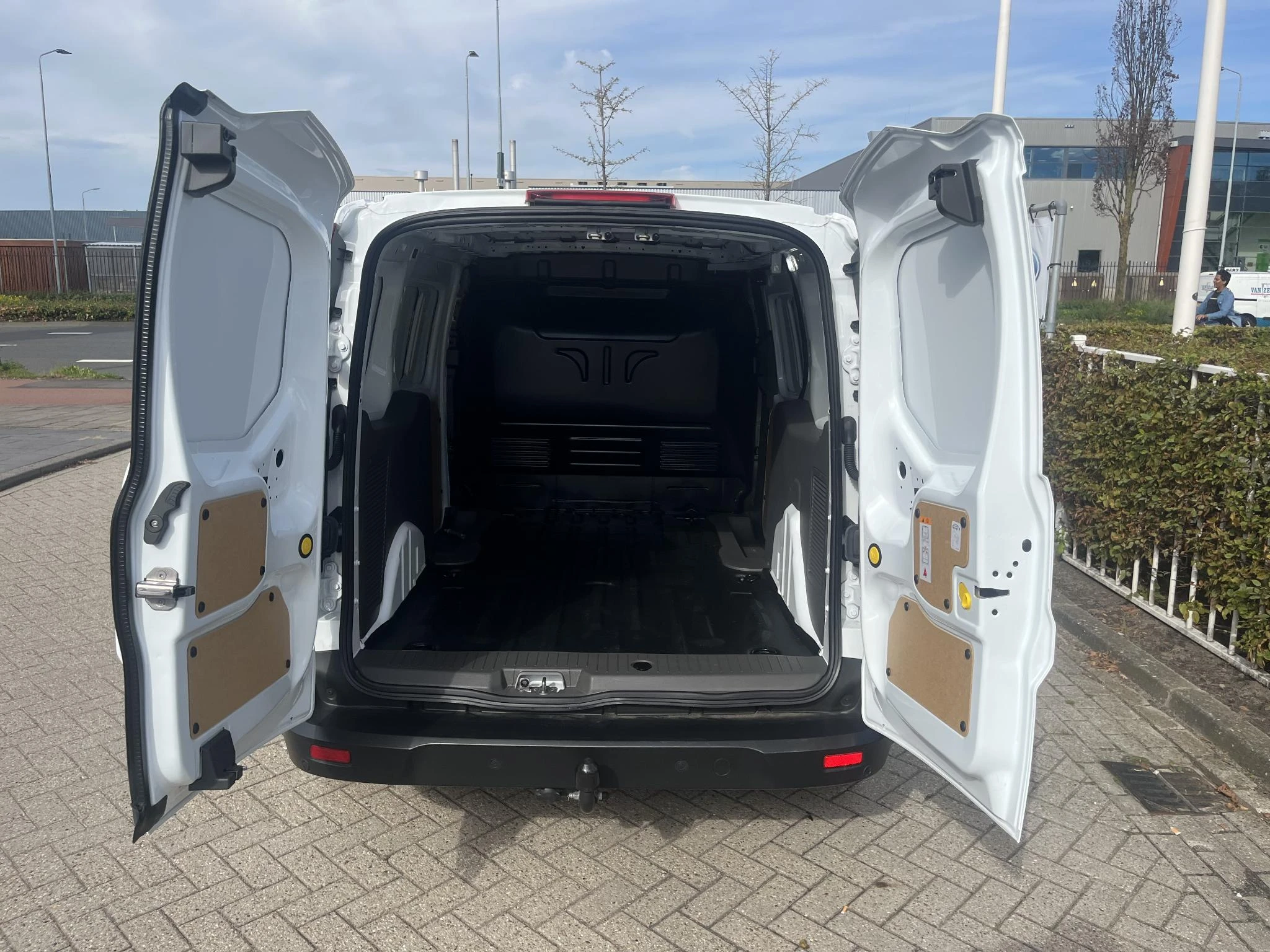 Ford-Transit Connect-image-10