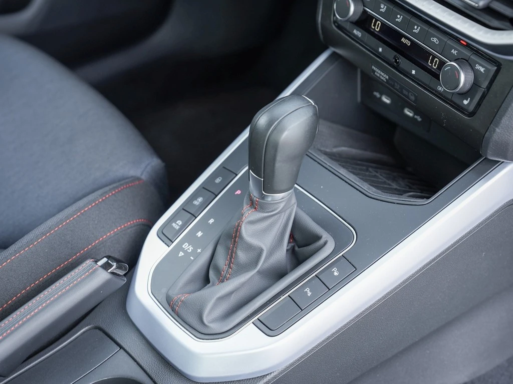 SEAT-Arona-image-8