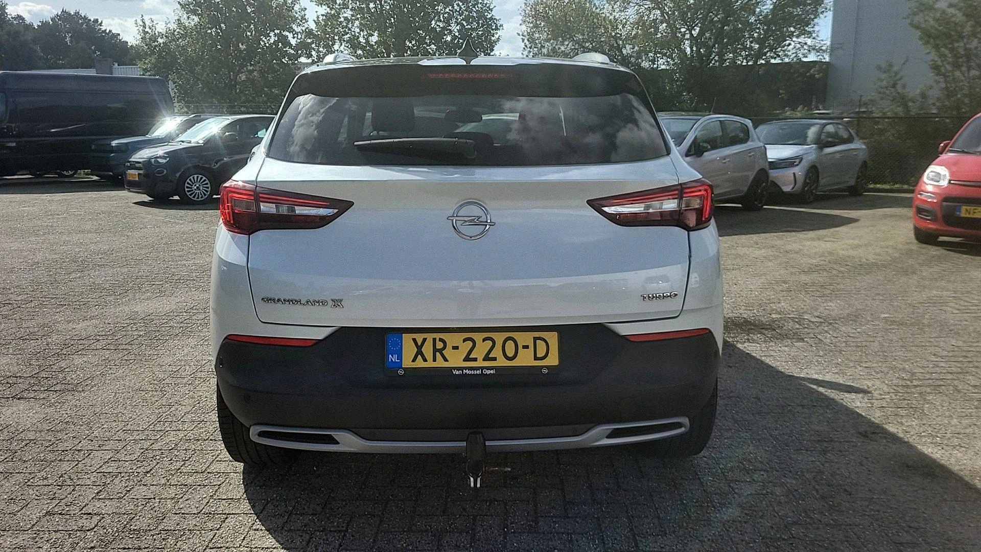 Opel-Grandland X-image-2