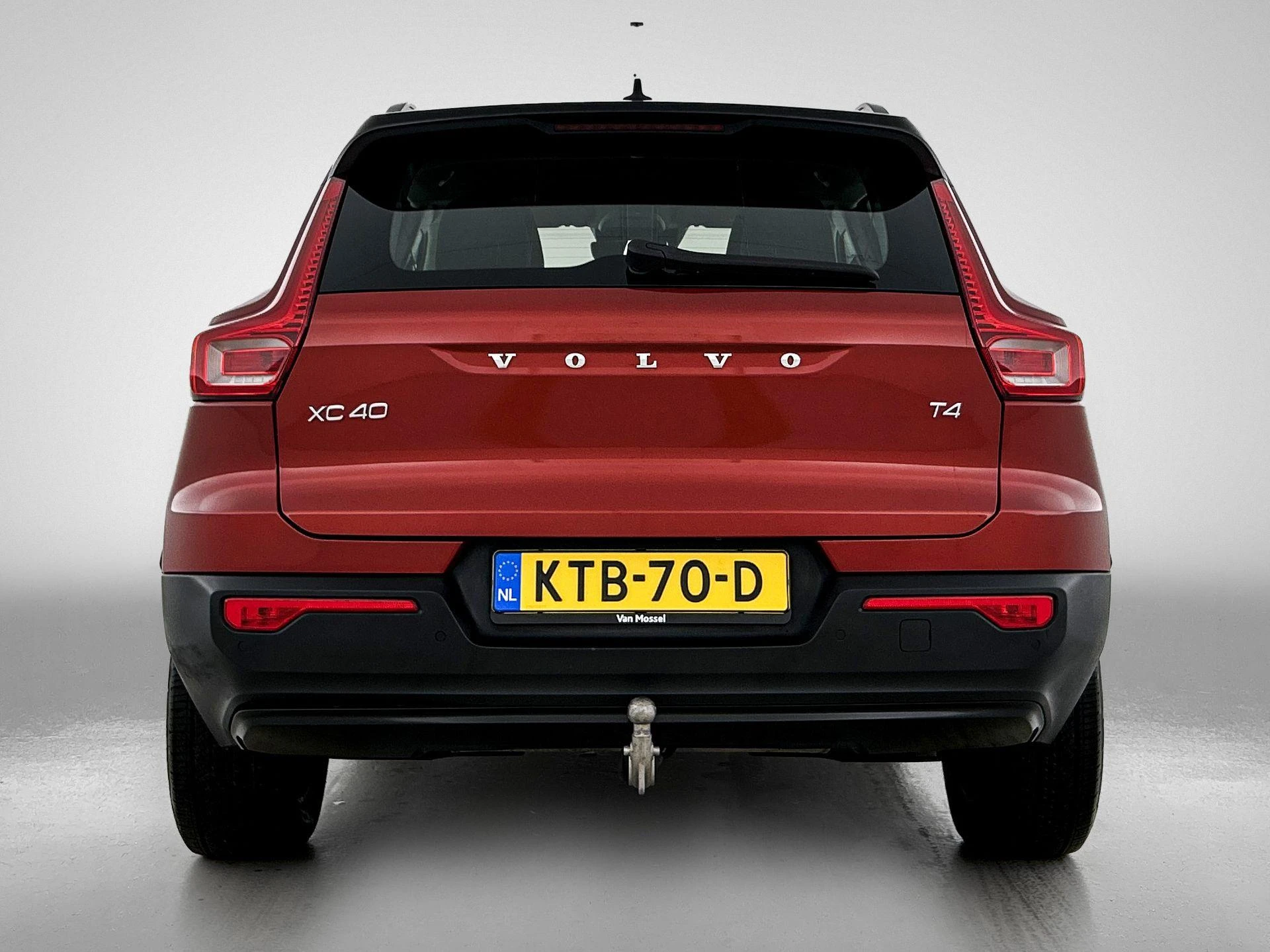 Volvo-XC40-image-2