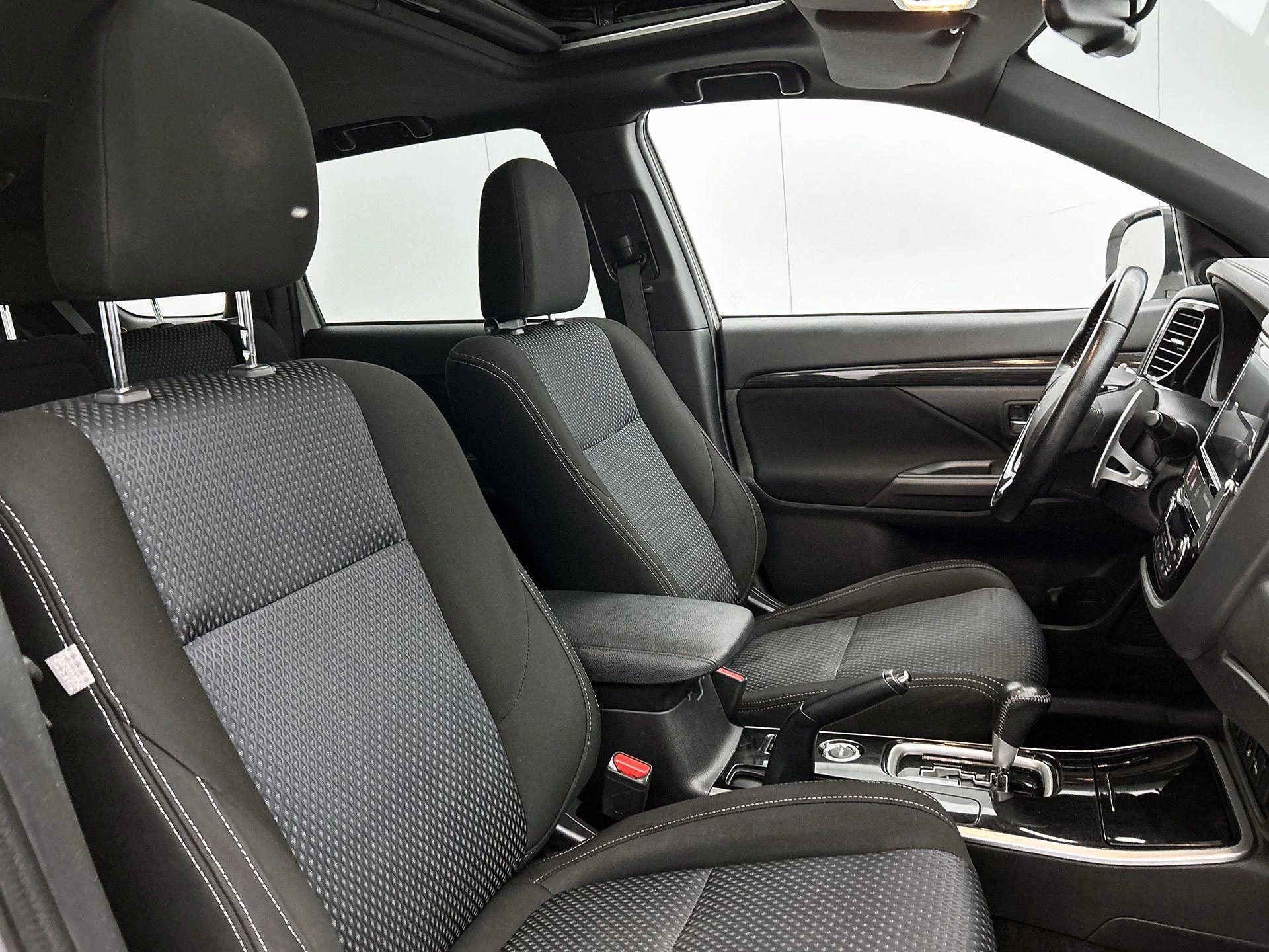 Mitsubishi-Outlander-image-35