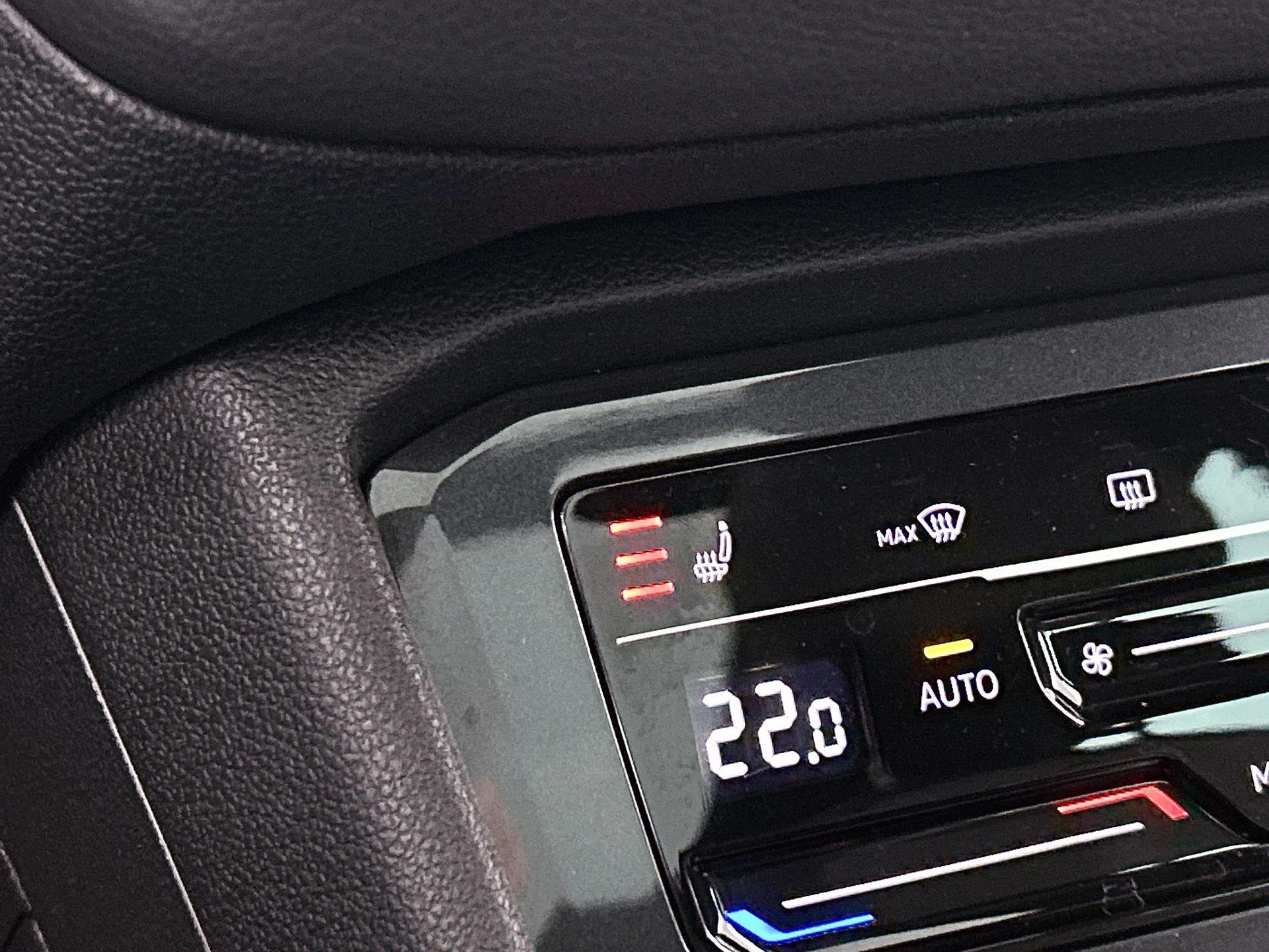 Volkswagen-Tiguan-image-7