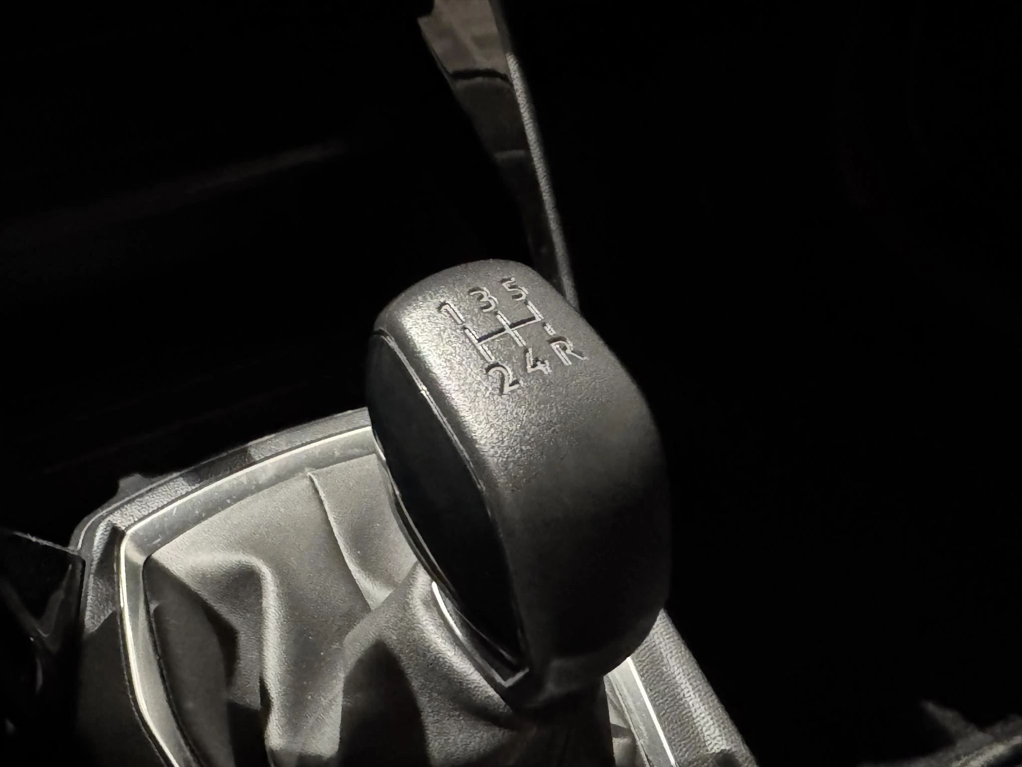 Peugeot-208-image-18