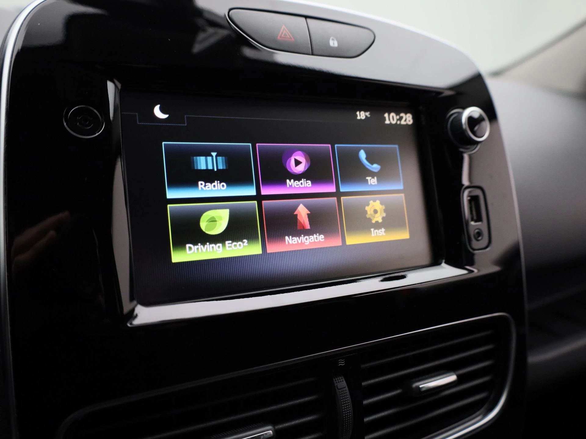 Renault-Clio-image-29