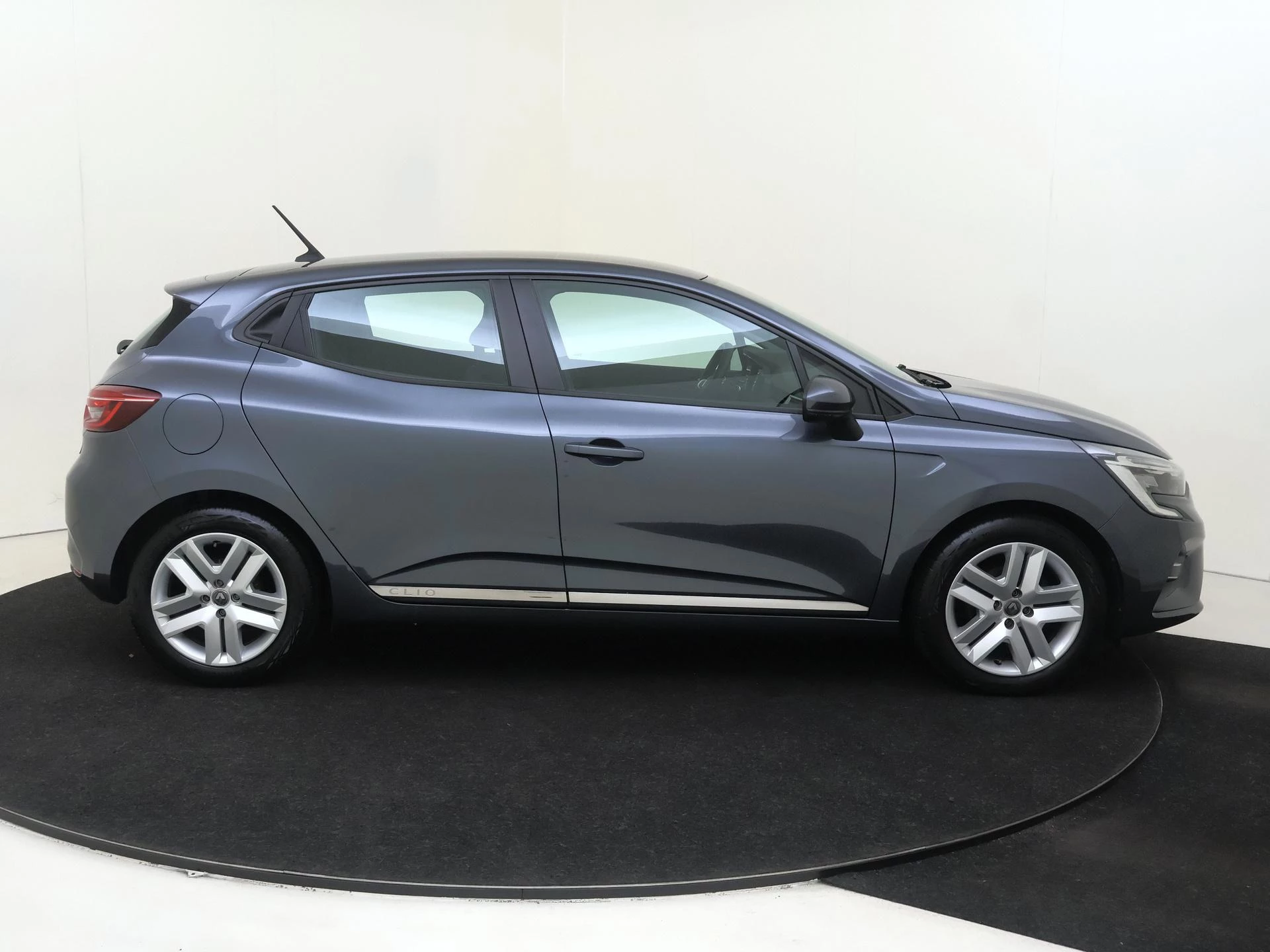 Renault-Clio-image-5
