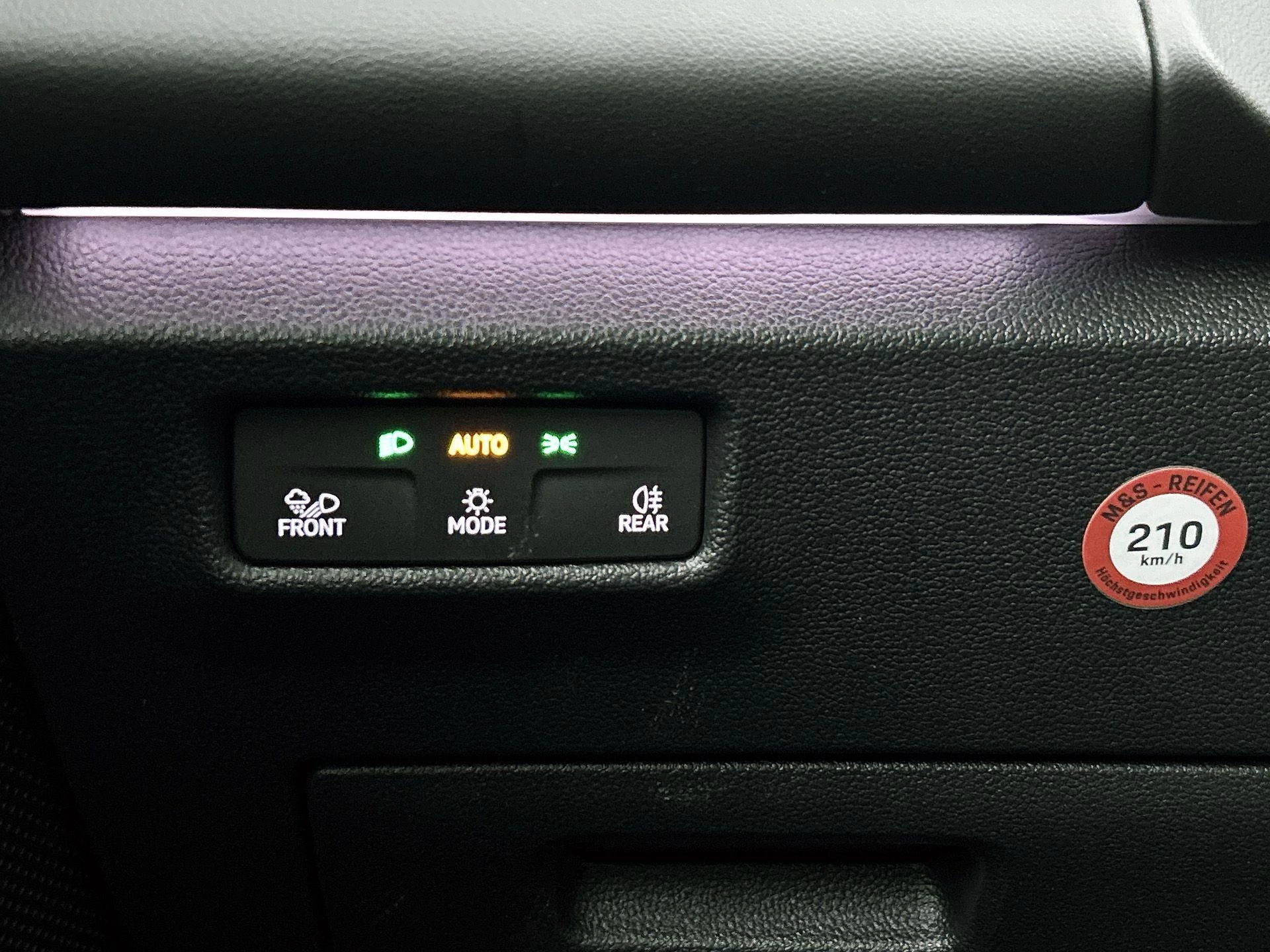 Volkswagen-Tiguan-image-15