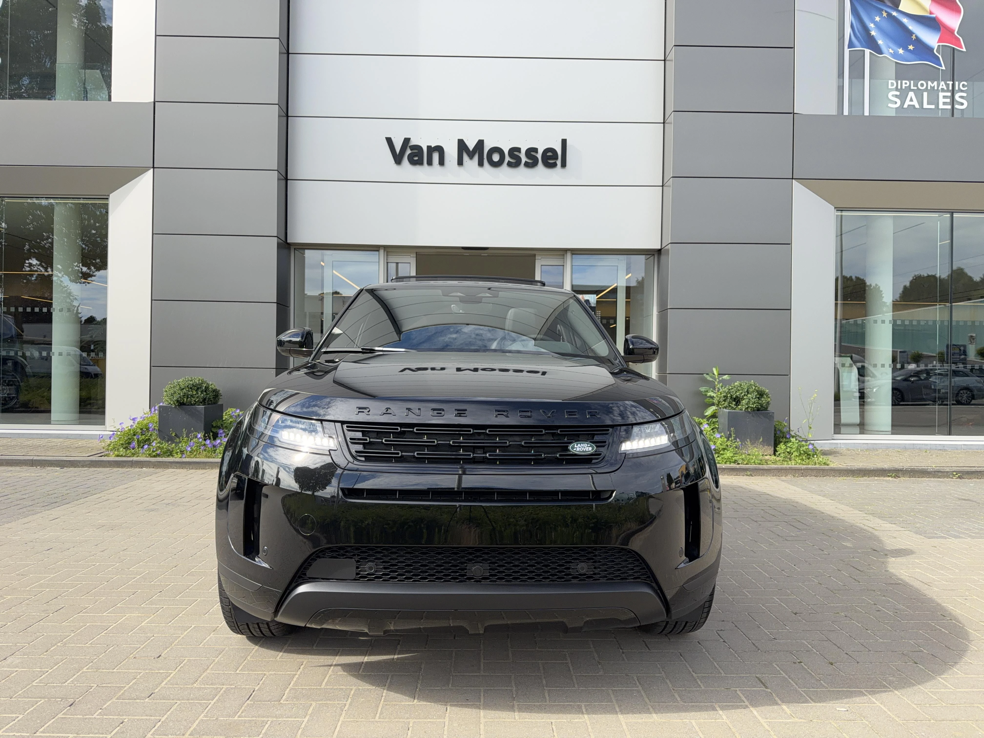 Land Rover-Range Rover Evoque-image-2