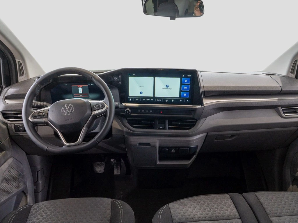 Volkswagen-Transporter-image-10
