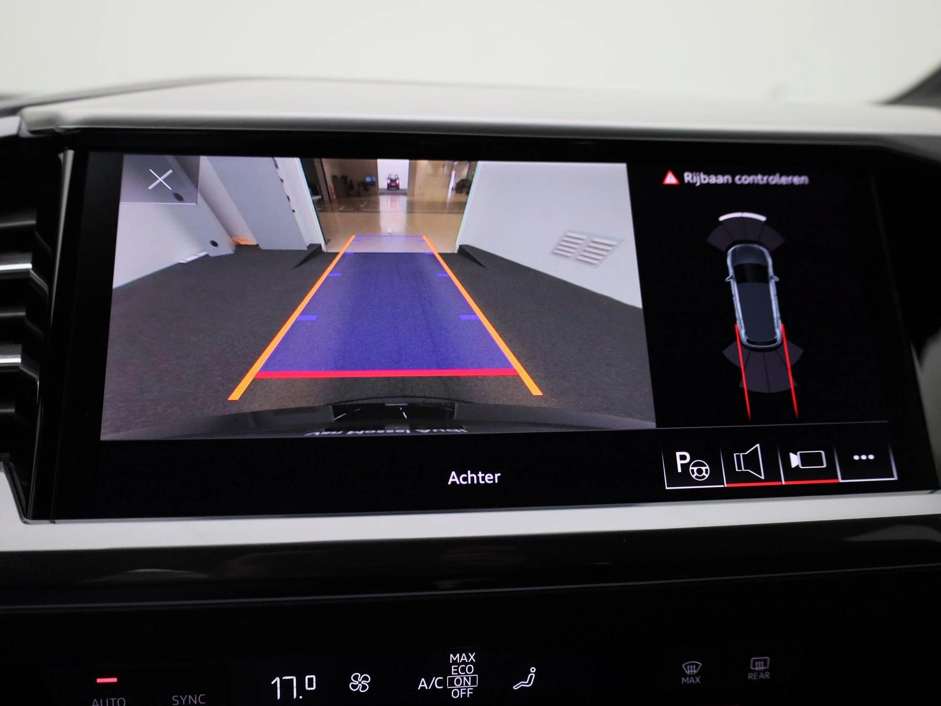 Audi-Q4 e-tron-image-32