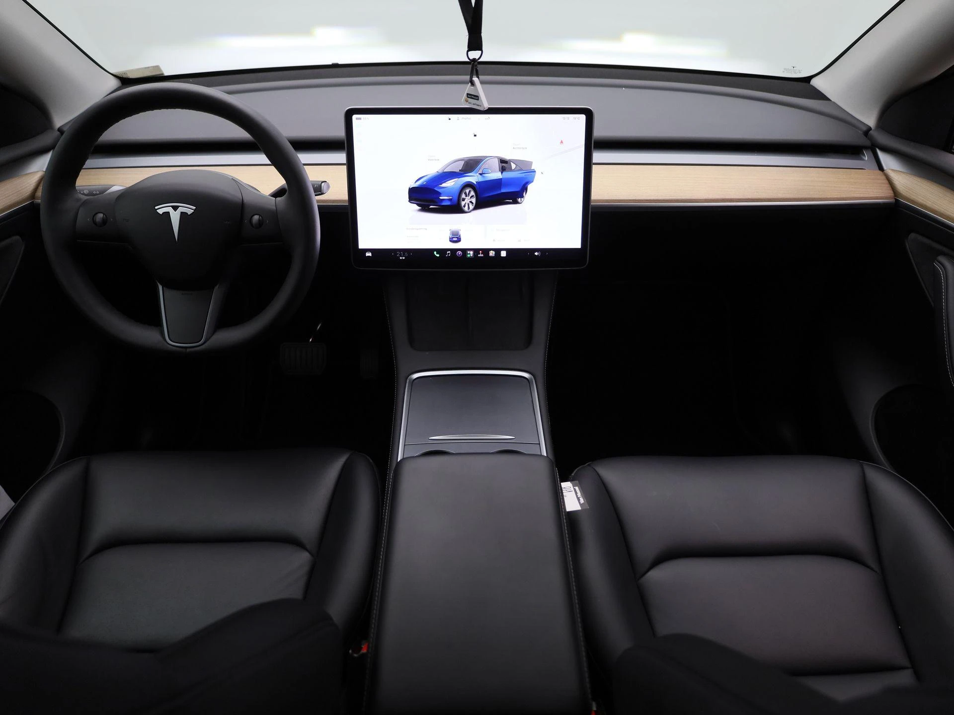 Tesla-Model Y-image-7