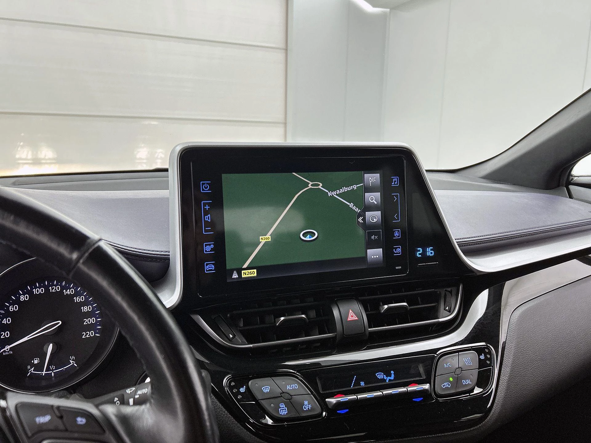 Toyota-C-HR-image-28