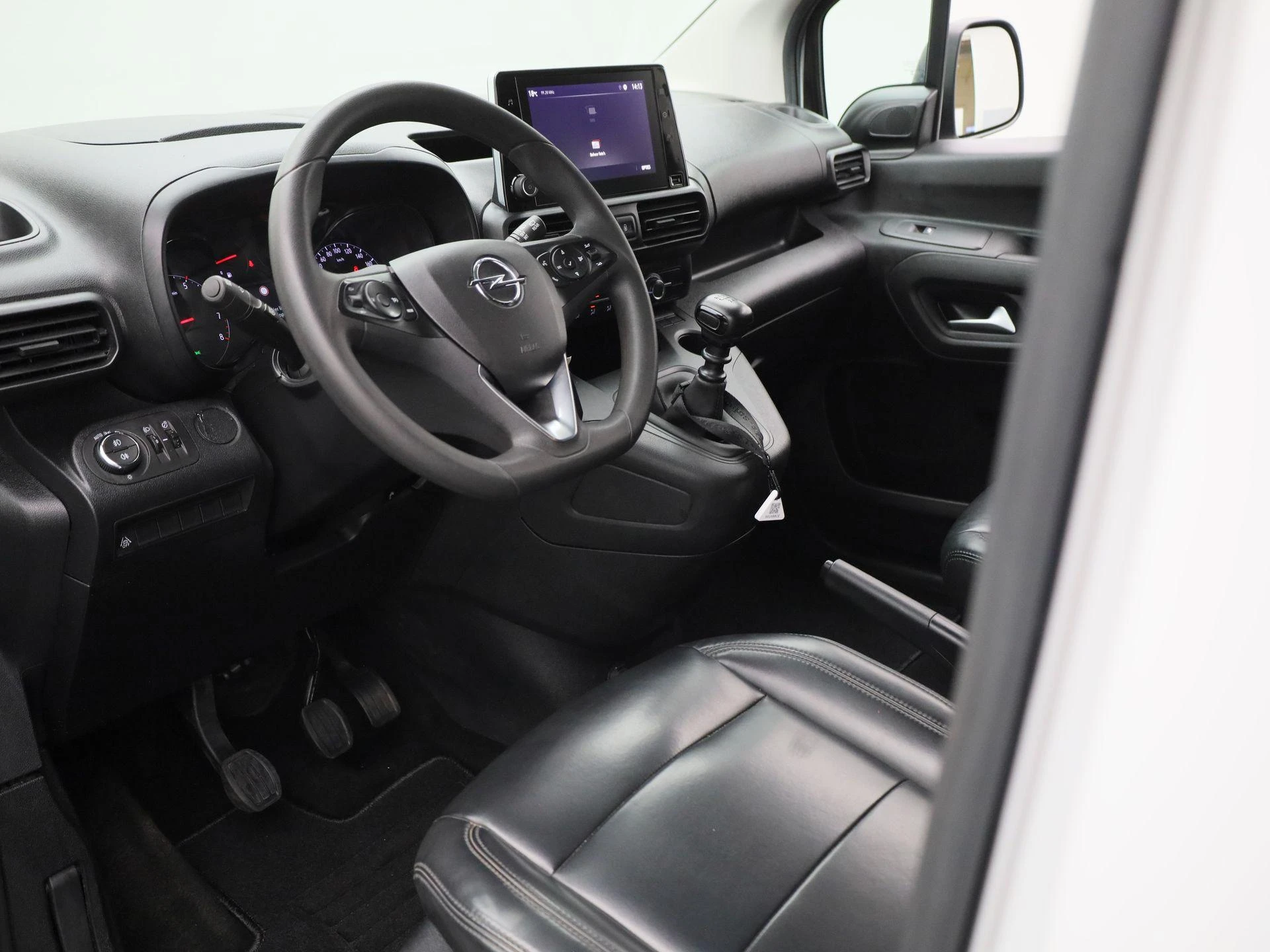 Opel-Combo Life-image-14