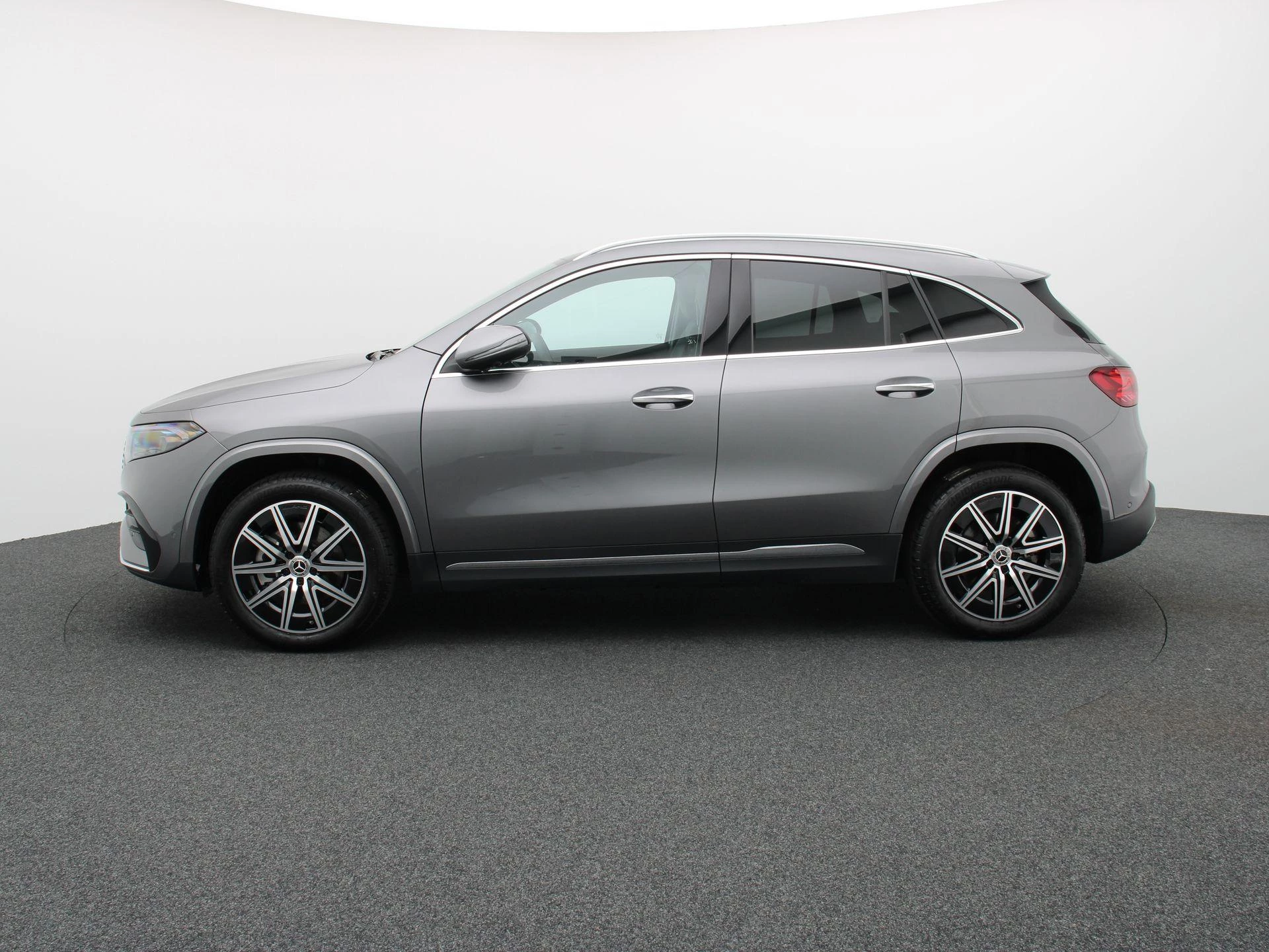 Mercedes-Benz EQA 250+ STAR EDITION + AMG + PANO DAK + BURMESTER + TREKHAAK + HEAD UP