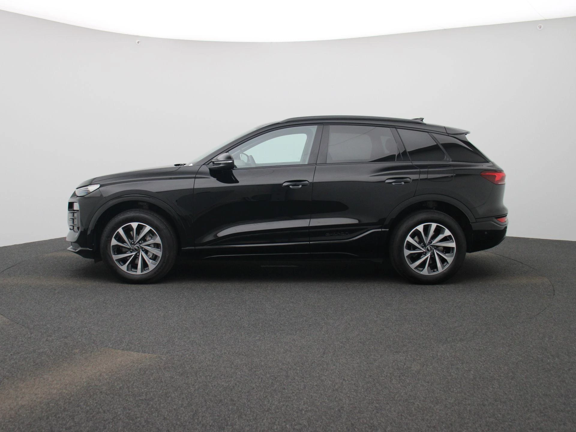 Audi-Q6 e-tron-image-3