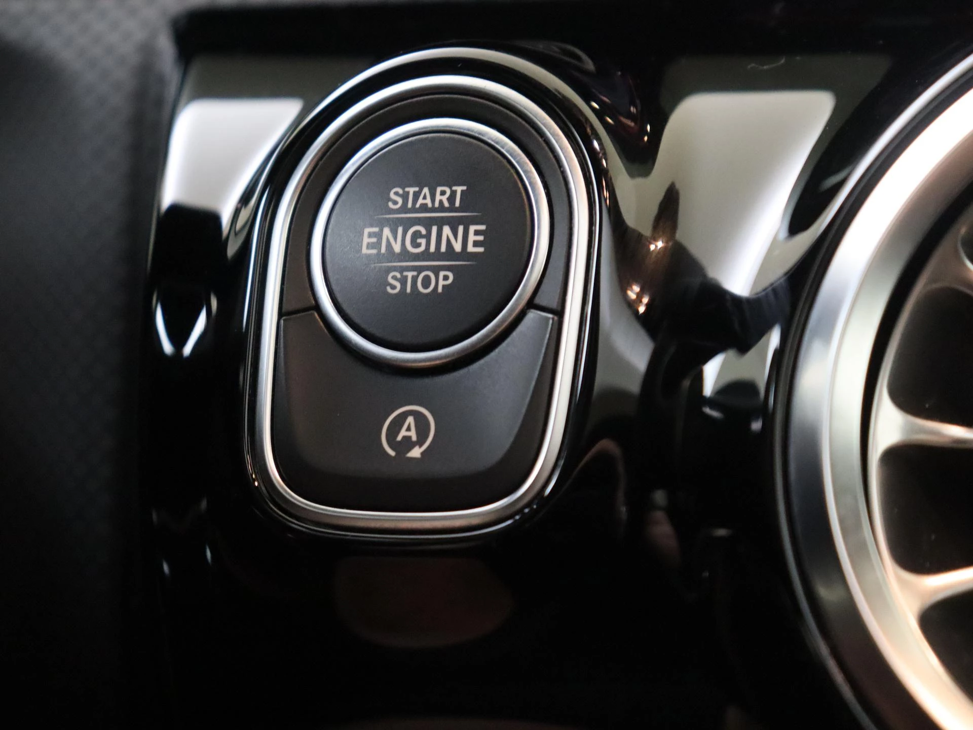 Mercedes-Benz-A-Klasse-image-21