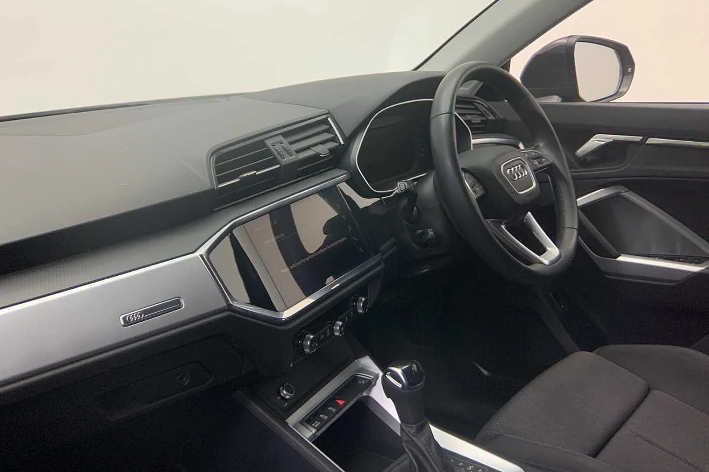 Audi-Q3-image-11