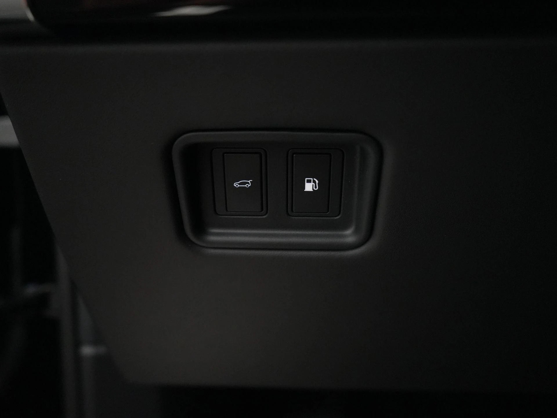 Land Rover-Range Rover-image-16
