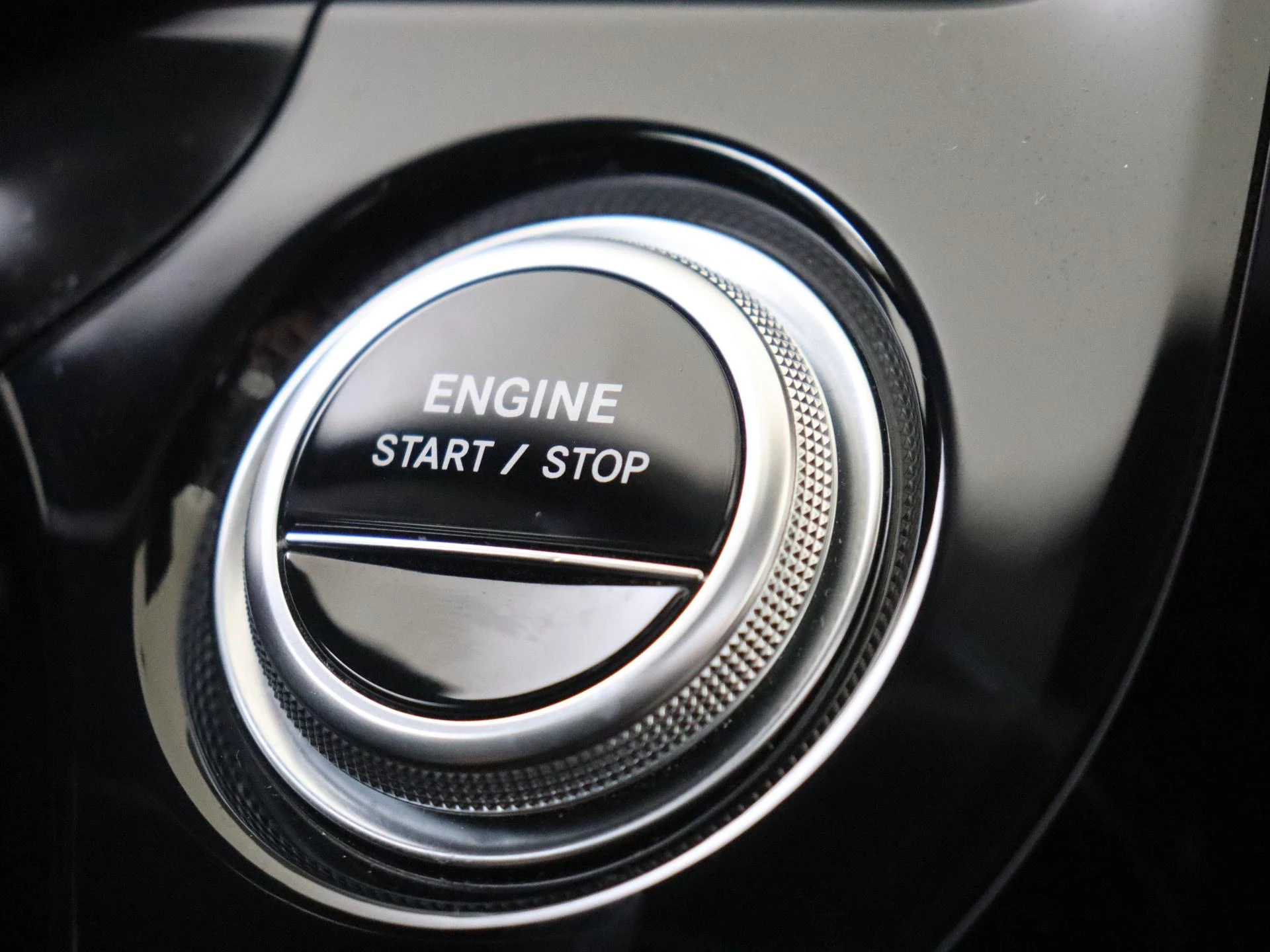 Mercedes-Benz-E-Klasse-image-25