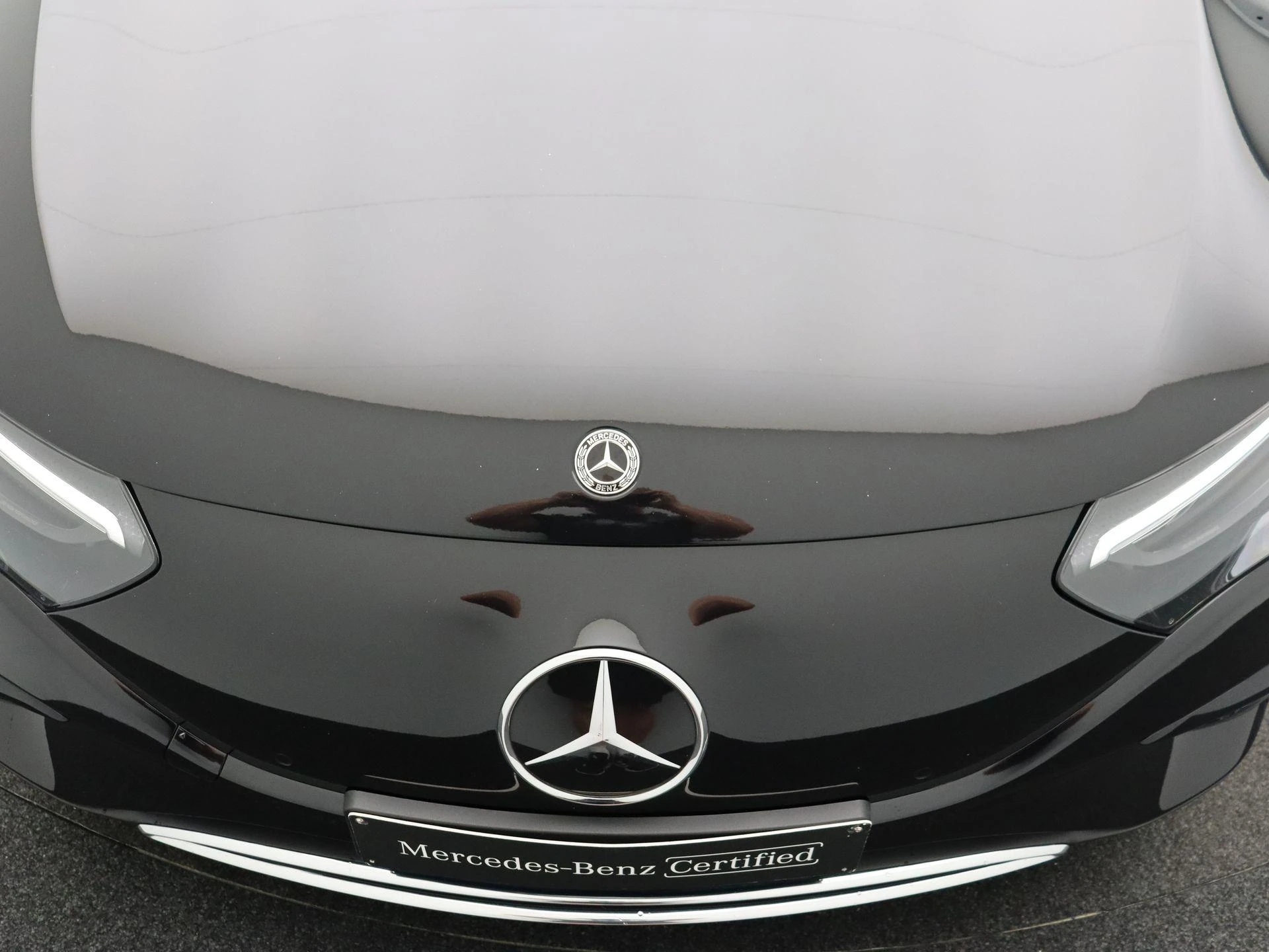 Mercedes-Benz EQE 300 Business Line + LED + CARPLAY + CAMERA +