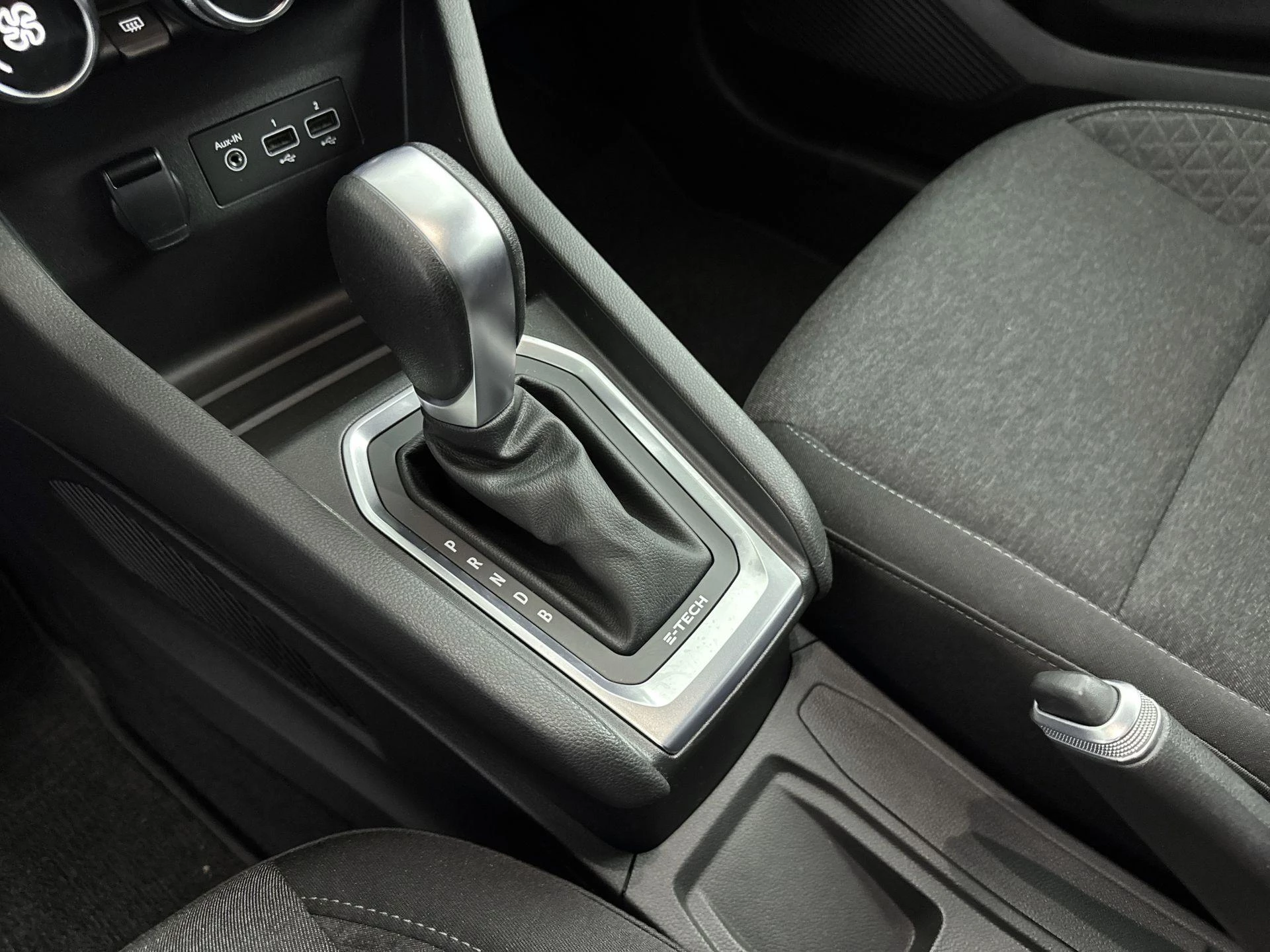 Renault-Clio-image-13