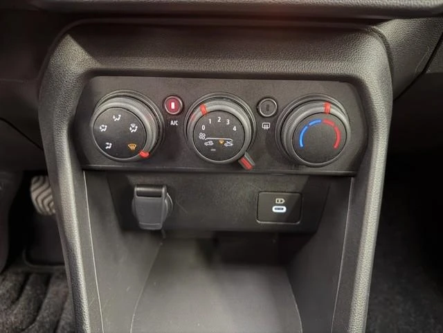 Dacia-Sandero Stepway-image-12