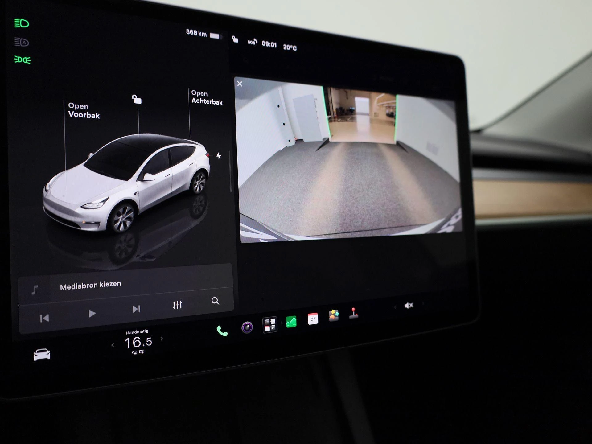Tesla-Model Y-image-23