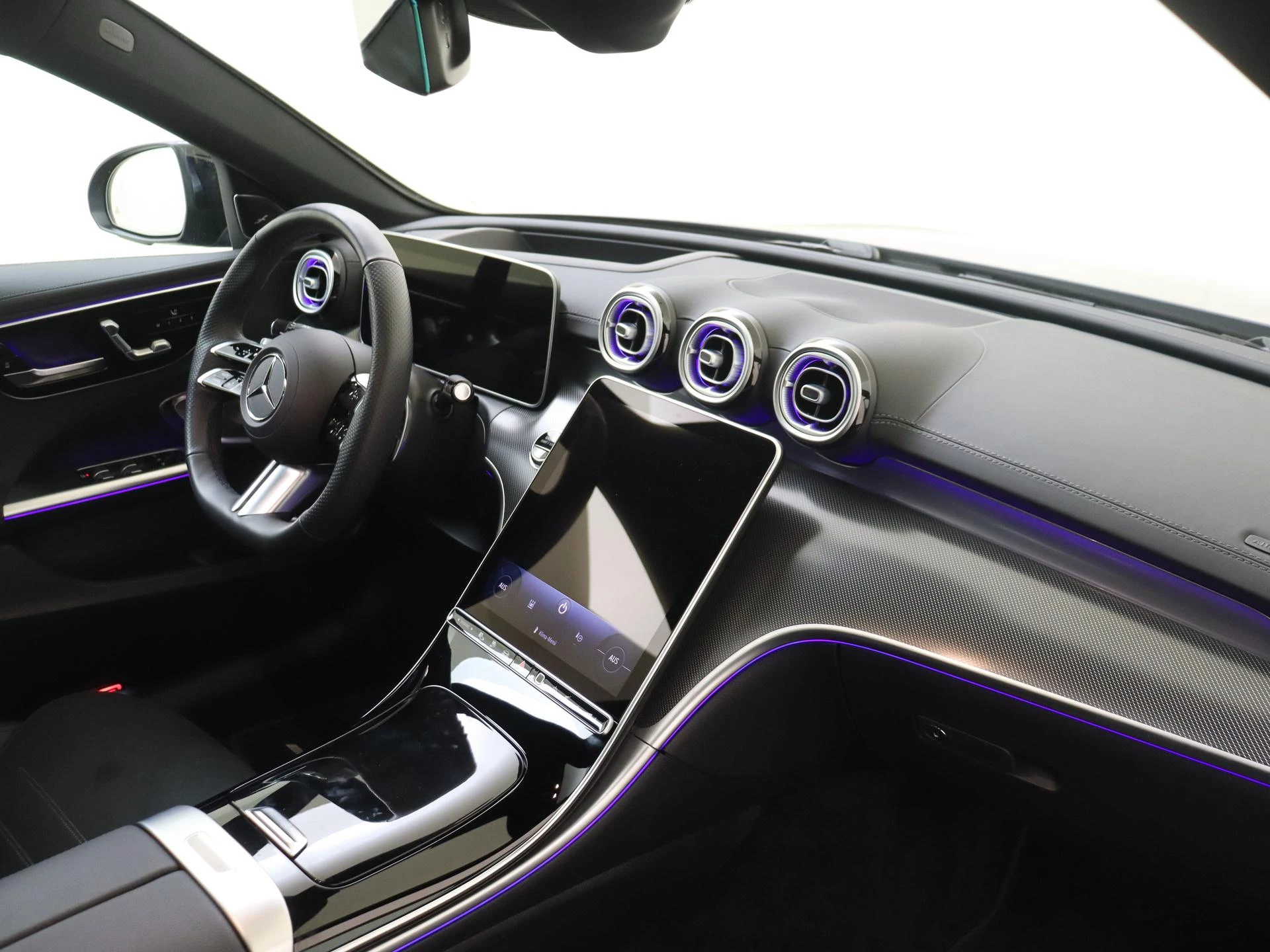 Mercedes-Benz-C-Klasse-image-2