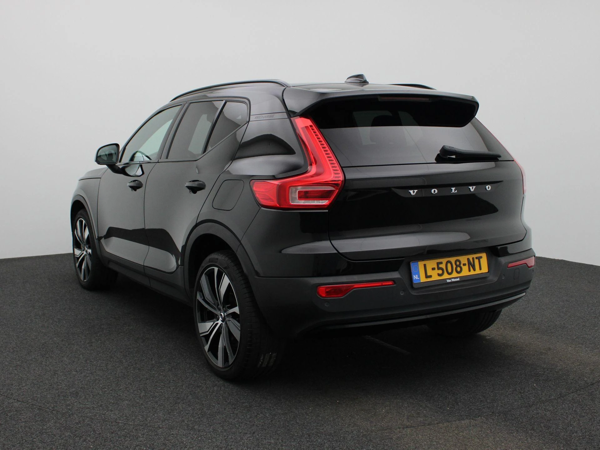 Volvo-XC40-image-2