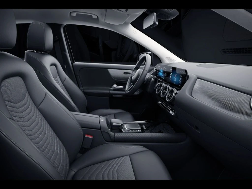 Mercedes-Benz-GLA 250 e-image-10