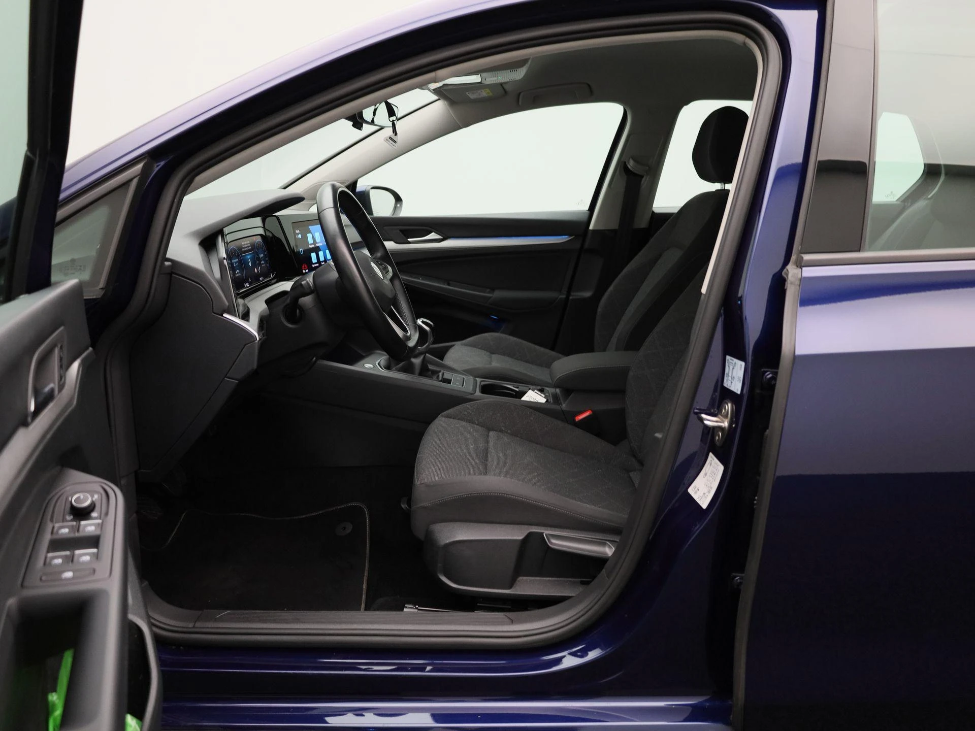 Volkswagen-Golf-image-8