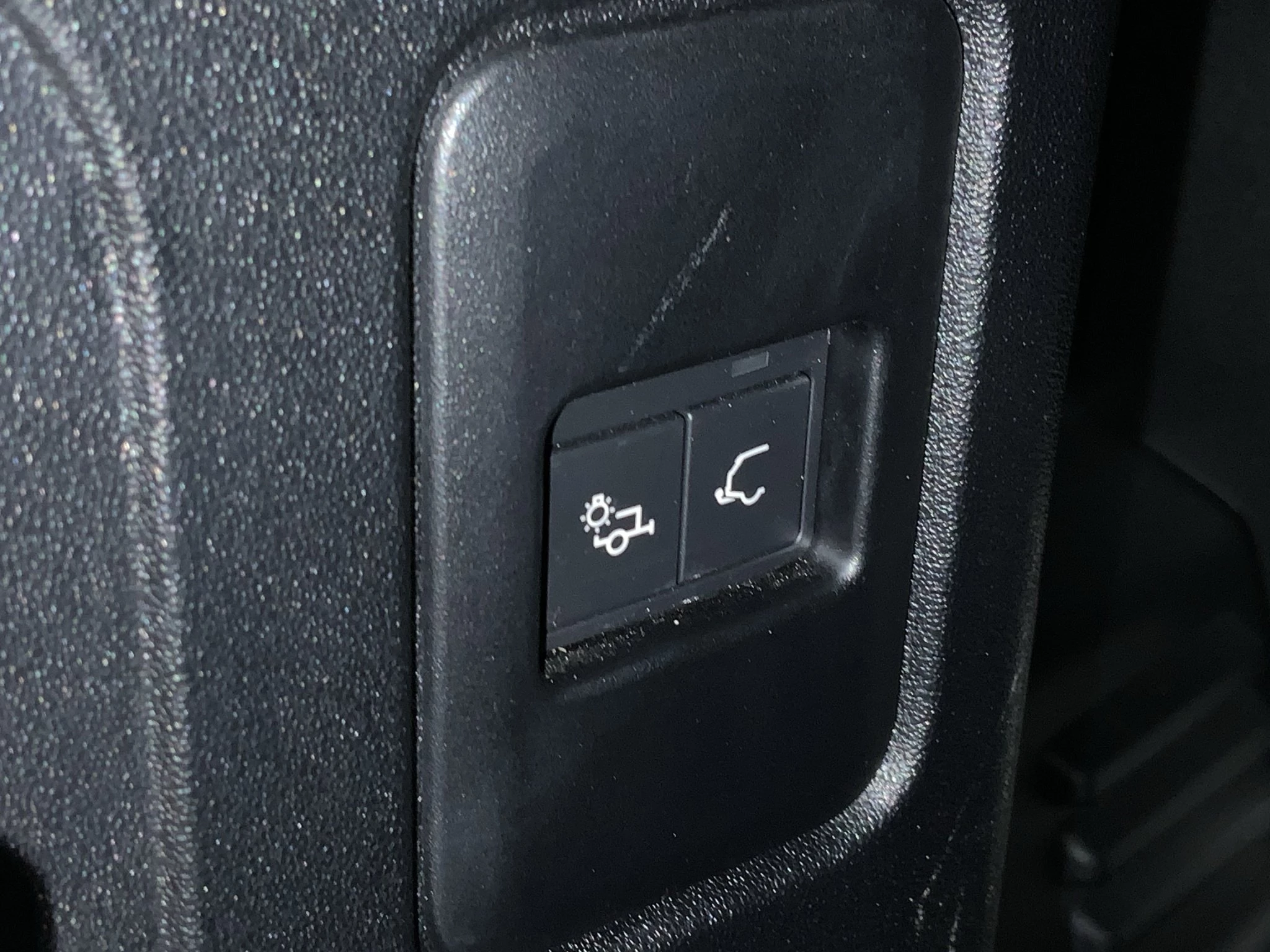 Land Rover-Defender-image-17