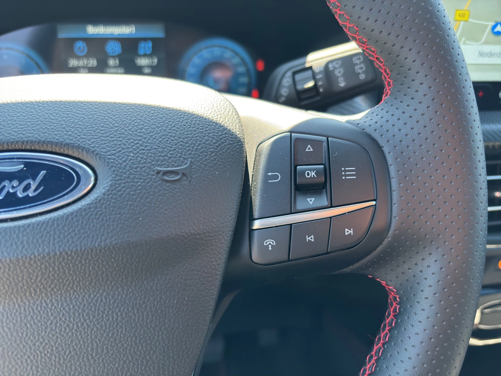 Ford Kuga ST-Line Aut.*KAM*LED-MATRIX*NAVI*GRA*WINTER-PKT.