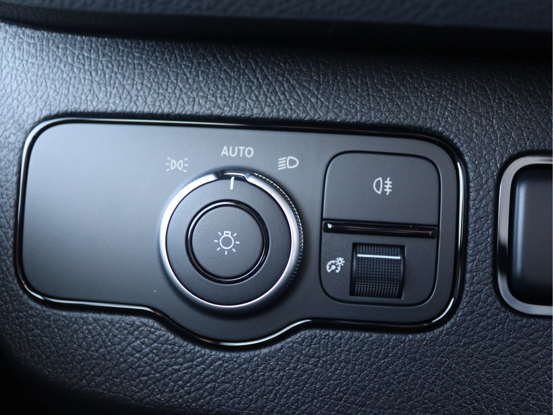 Mercedes-Benz-Sprinter-image-11