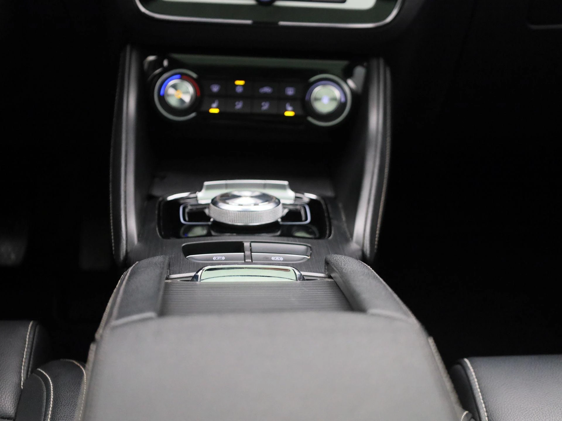 MG-ZS EV-image-9