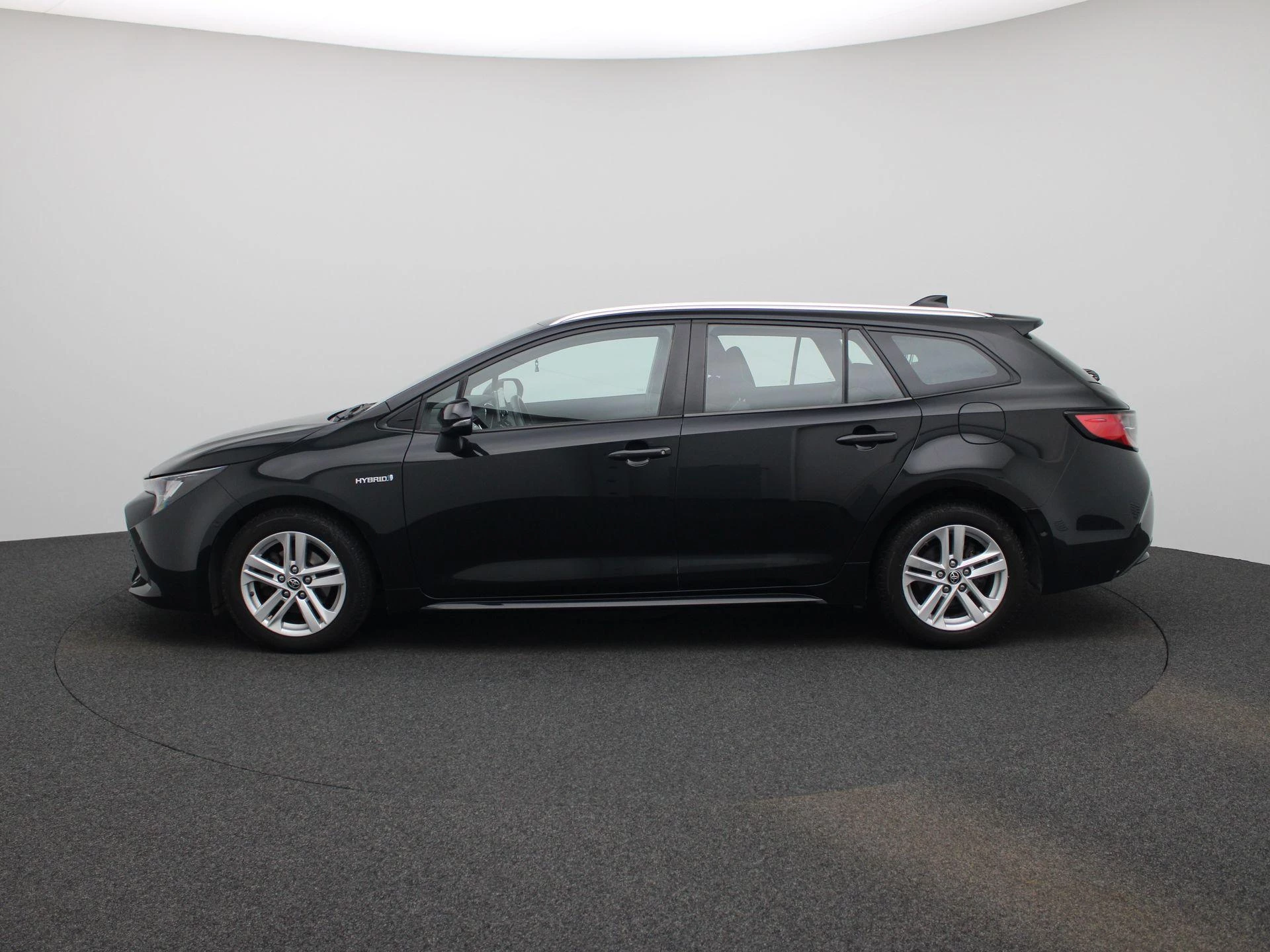 Toyota-Corolla Touring Sports-image-3