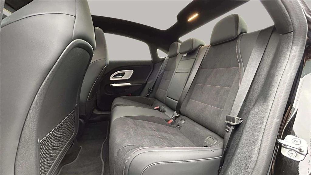 Mercedes-Benz-CLA-image-21