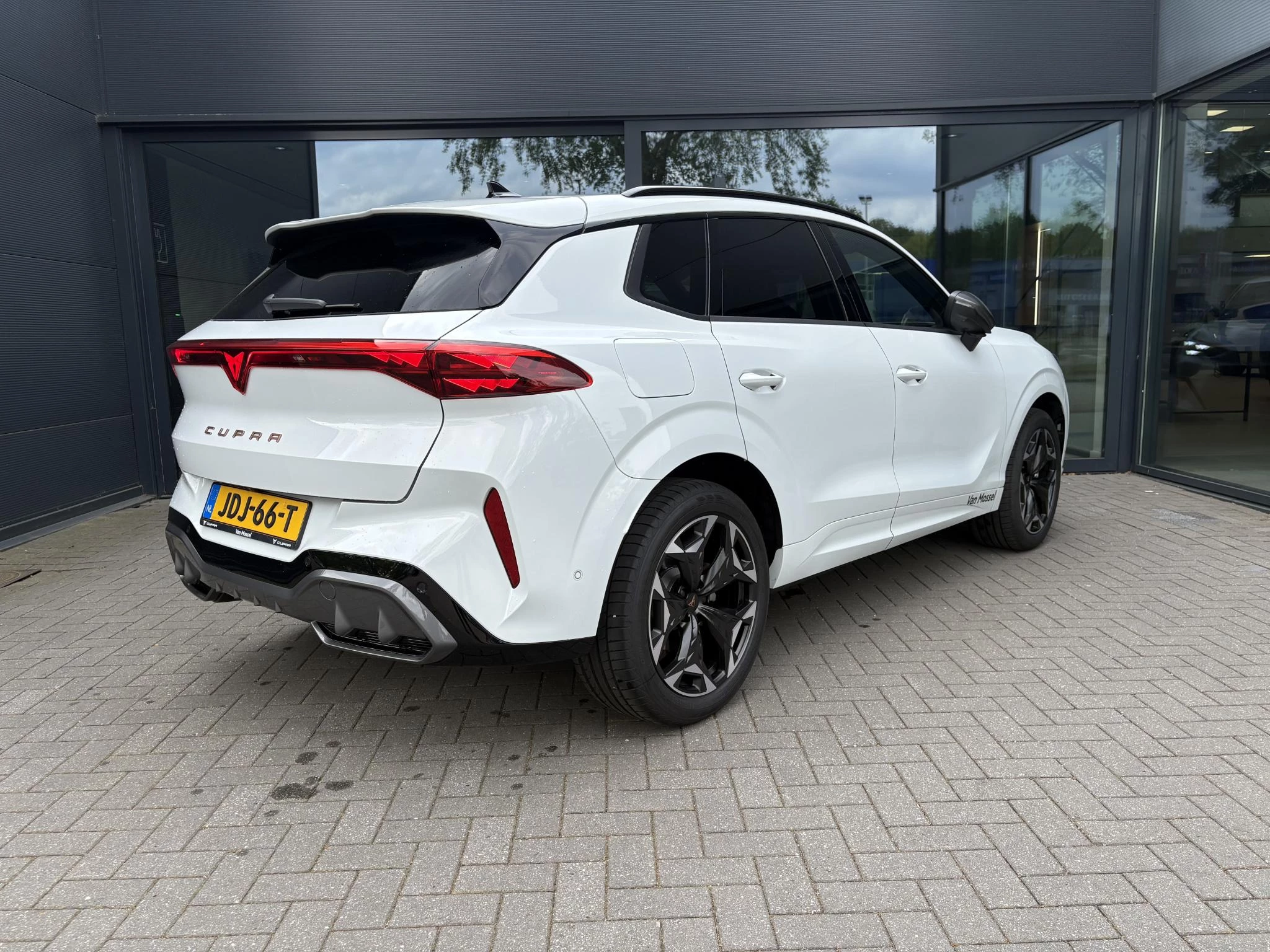 CUPRA Terramar 1.5 TSI e-Hybrid Business