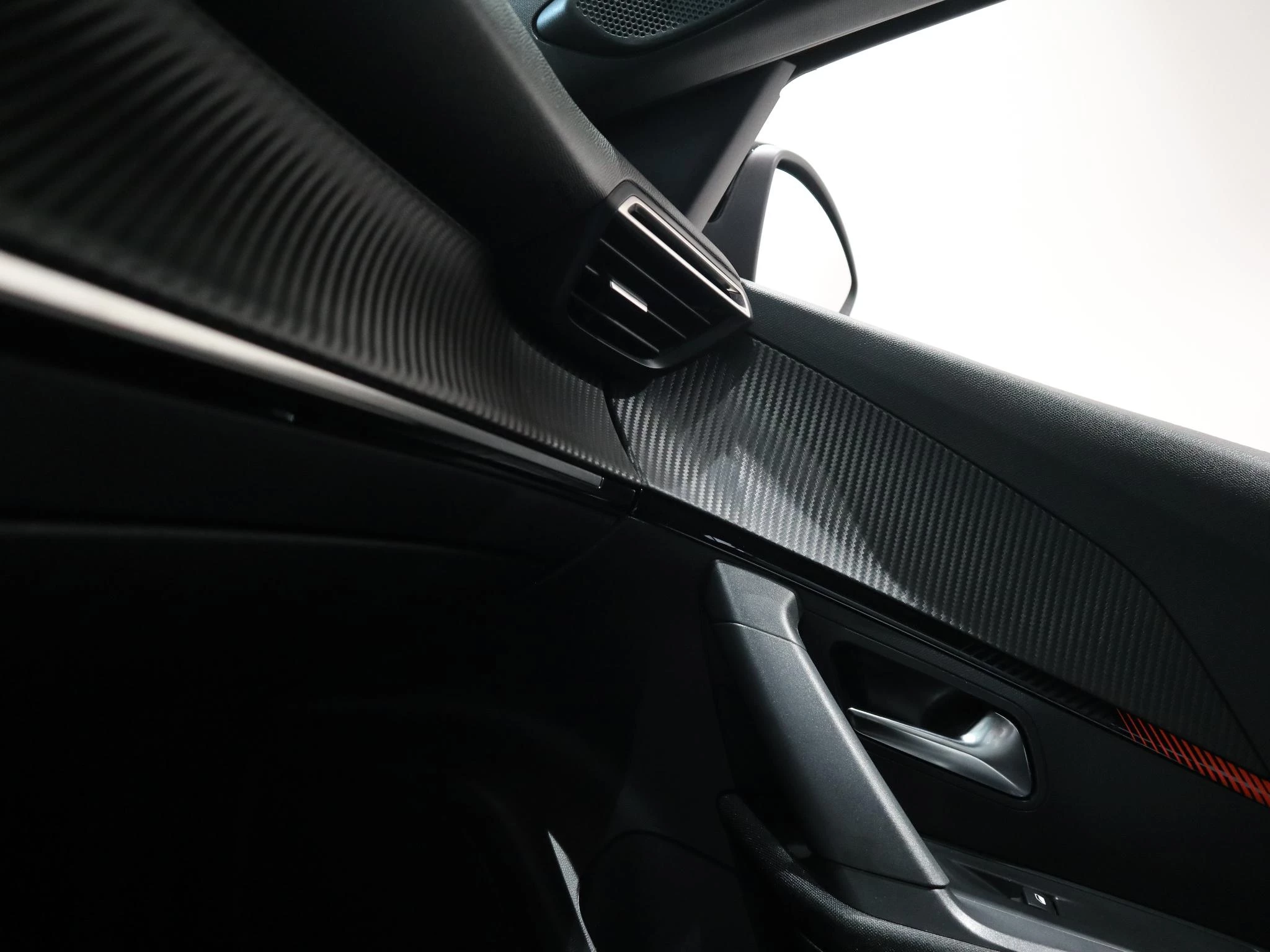 Peugeot-e-2008-image-17