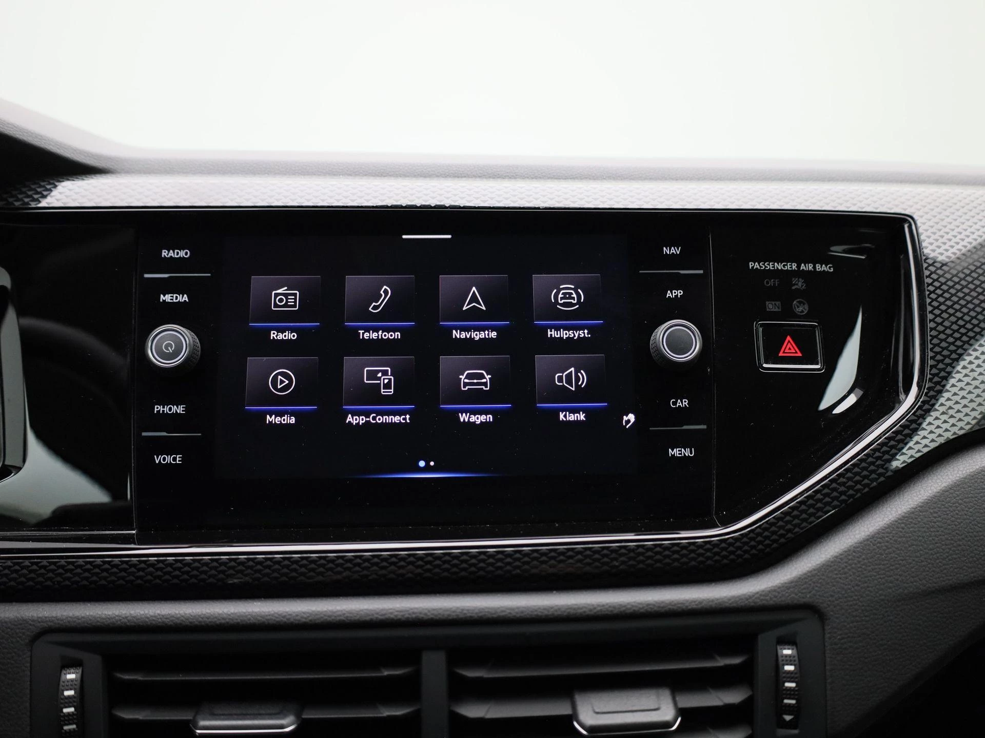 Volkswagen-Polo-image-25