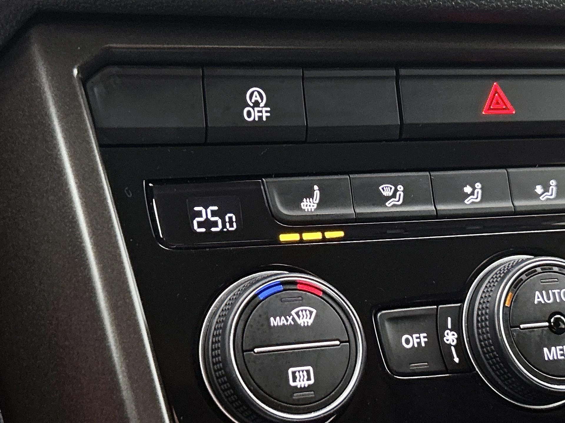 Volkswagen-T-Roc-image-7