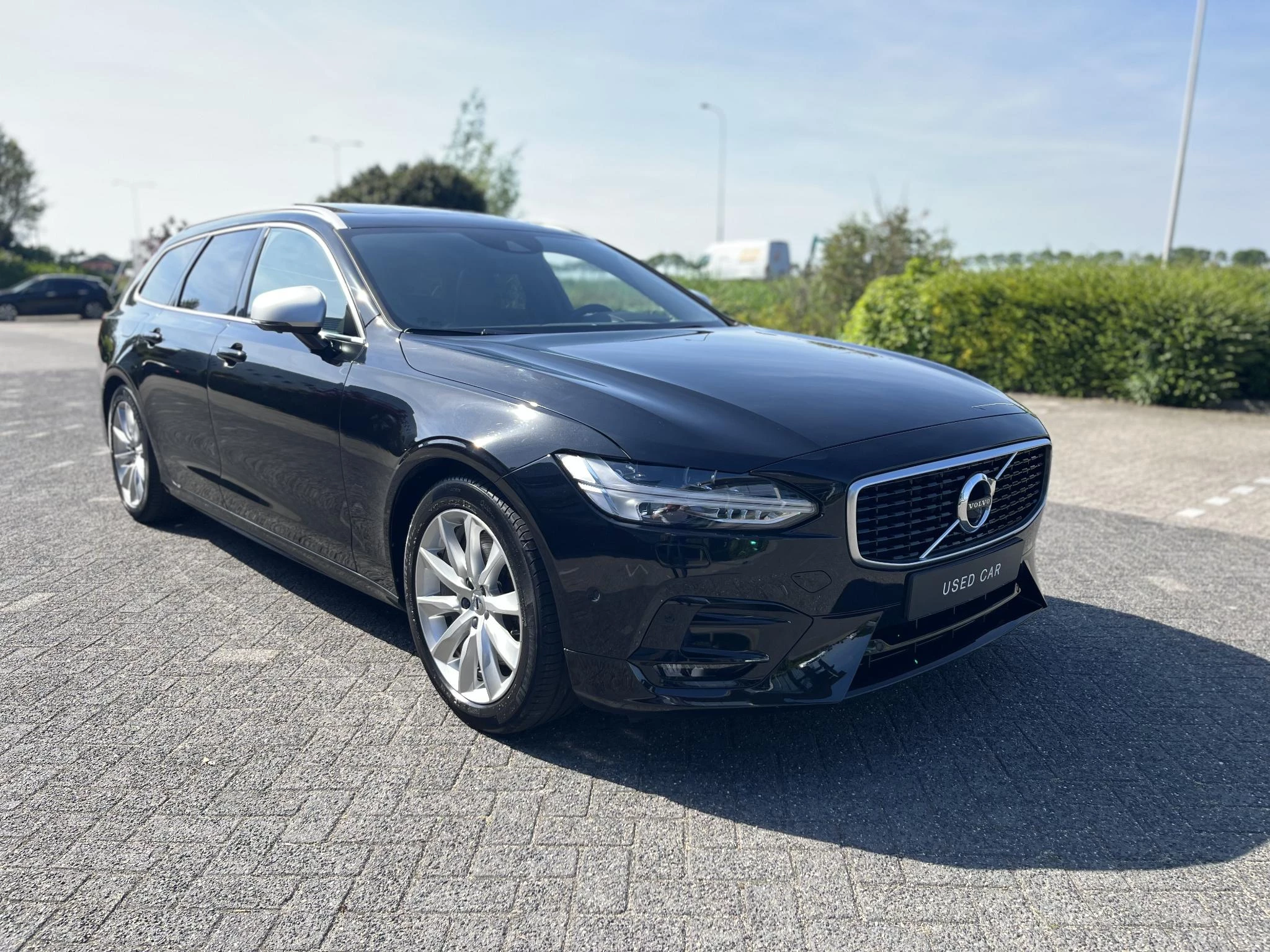 Volvo-V90-image-17