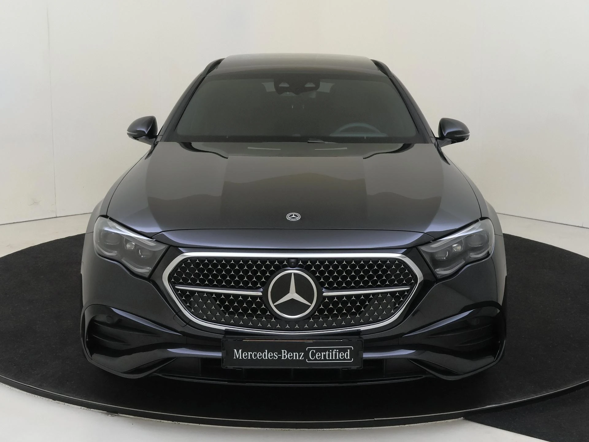 Mercedes-Benz-E-Klasse-image-5